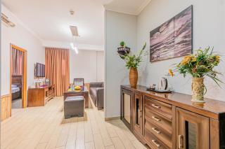Hotel House - 1
