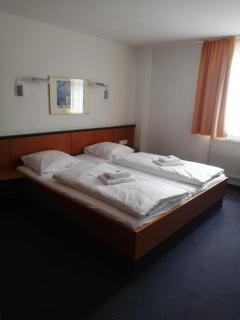 Hotel Restaurant Schwane - Meßstetten - 2