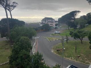 Deer Park Apartment CPT - With Sweeping Views - Cape Town - 1