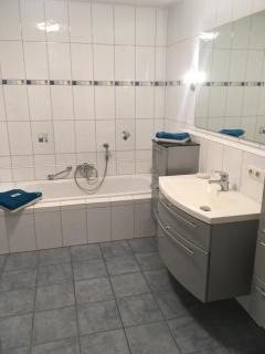 Schöne Gartenwohnung im Seenland - Wackersdorf - 3