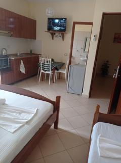 L&G Hotel - Valona - 6