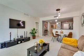 Miami Vacation Rental w/ Balcony, Pool & Hot Tub! - 5