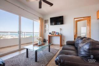 Oceanview Living Space & Balcony with FiberOptic WiFi! - La Paz - 5