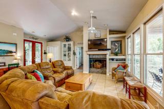 Suwanee House and Bungalow - Bell - 4