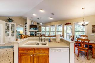 Suwanee House and Bungalow - Bell - 2