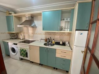 Apartamento Familiar En Barrio Reina Victoria - 2