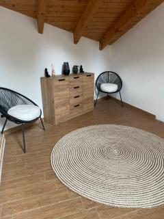 Charming two bedroom house - 6