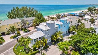 Sunset Point Beach House - St Pete Beach - 4