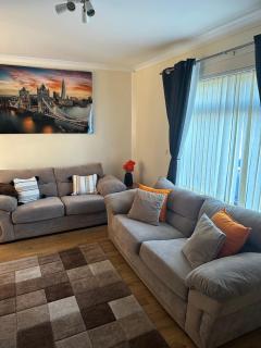 Stunning cozy three bedroom house near ARI - 8