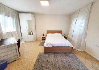 Spacious 3BD Penthouse with Rooftop & Parking - Ra‘ananna - 1