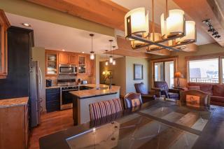 5th Floor 2BD 2BA Condo with Magnificent Views - 5