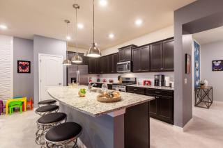 Themed House with Private PoolGame Room in Resort - 2