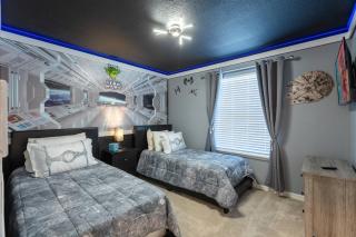 Home Pool Game Room on Resort - Davenport - 7