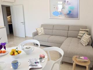 Modern Apartment for 4 persons, Sea view, near the beach - Supetar - 2