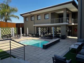 Riverleaf Hotel - Brits - 4