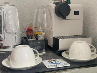 5 min from the beach O2 academy shared kitchen - 3