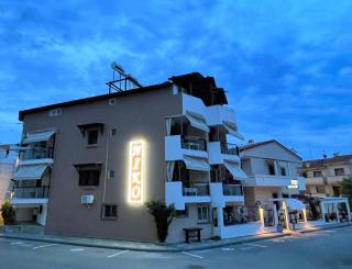 Haus Niko Apartments and Suites - Nea Potidaea - 3
