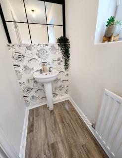 Home from Home 3 bed,2 bath house with garden&parking near centre&tram stop - Sheffield - 6