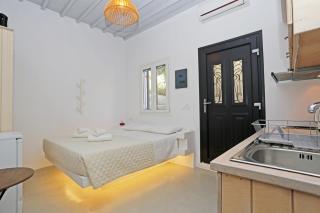 Pulse Mykonos Town Suites - 4