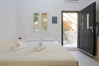 Pulse Mykonos Town Suites - 1
