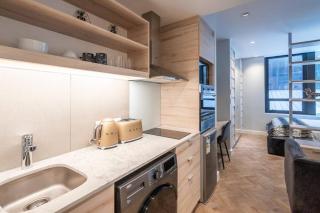 Contemporary City Oasis - 5