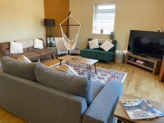 Windermere Lake View Retreat, Pet Friendly, Free Parking, Golf nearby - 2