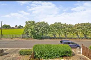 Modern Family home large garden free parking - 8