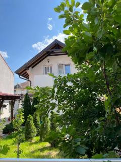 Zanes Guest House - 2