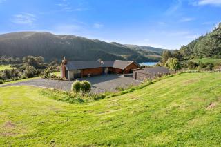 Lakehouse Retreat - Whakamaru Holiday Home - Mangakino - 5