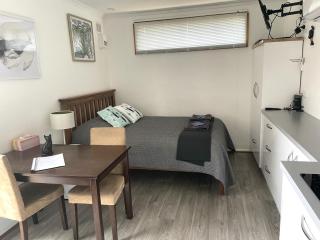 Self Contained Cabin - Nildottie - 5