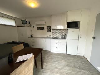 Self Contained Cabin - Nildottie - 4