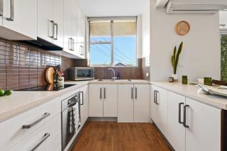 Sunny Bondi Retreat: Beach & Culture Unite! - Sydney - 9