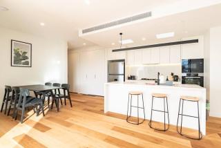3BR w/ Free Parking - Walk to Chadstone! - Oakleigh - 9