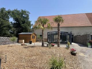 Gîte avec piscine chauffée, jardin privé et climatisation - FR-1-489-471 - Couzon - 9