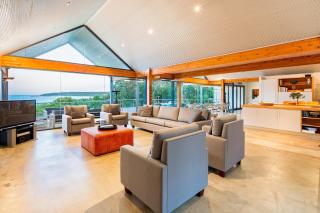 Bunkers Beach House I Private Properties - 3