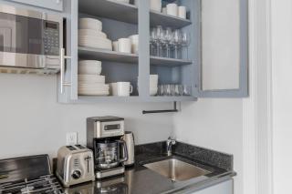 East Village 2br w balcony nr dining nightlife NYC-1212 - New York - 3