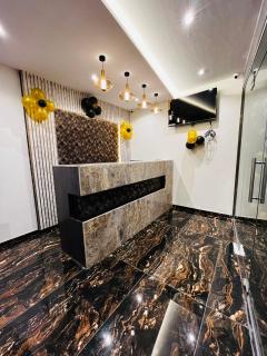 Hotel Classio Andheri - Near DN Nagar Metro Station - Mumbai - 8