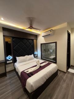 Hotel Classio Andheri - Near DN Nagar Metro Station - 0
