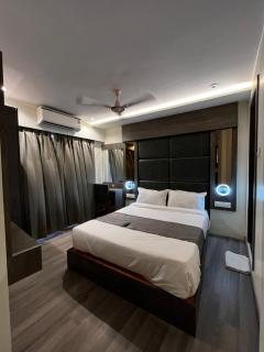 Hotel Classio Andheri - Near DN Nagar Metro Station - 1