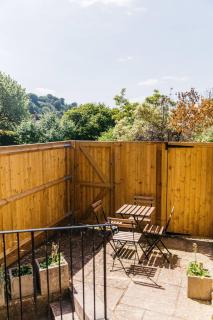 New -Bright -Fresh - with parking & for electric cars - Bath - 7