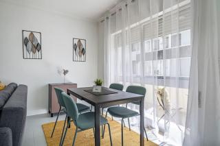 Bright Lindo Vale Apartment - Porto - 5