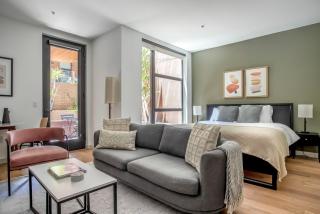 Hollywood studio w concierge pool nr shops LAX-1089 - Los Ángeles - 0