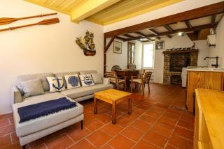 A74 - Rua do Canal 1 Bed Flat - Lagos - 7