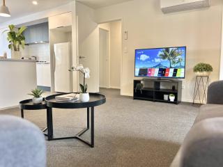 Modern & Central City - By KOSH BNB - 6