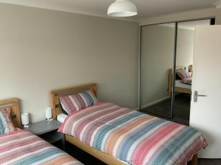 Large 2-bedroom maisonette with free parking - Twickenham - 2