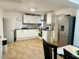 UNIQUE PRIVATE ROOMS - Bolton - 9