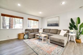 half Mi to Lake Tahoe Pet-Friendly Cabin - South Lake Tahoe - 7