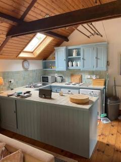 Converted Victorian Coach House on the North Coast - Coleraine - 3