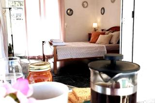 Acropolis Area Flat with Parthenon Views - 5