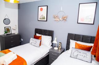 Stunning 3Bedroom Home Ideal for Long & Short Stay - Dudley - 8